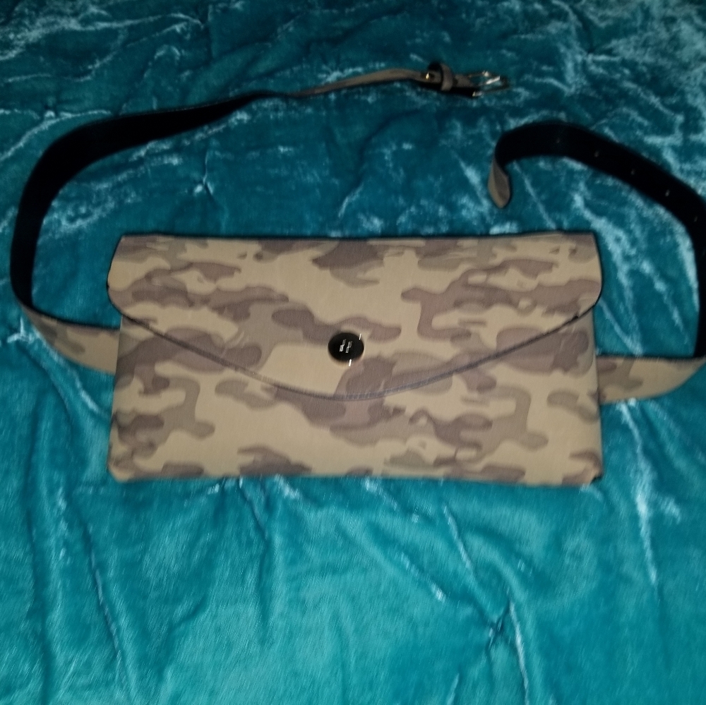 Camo clutch